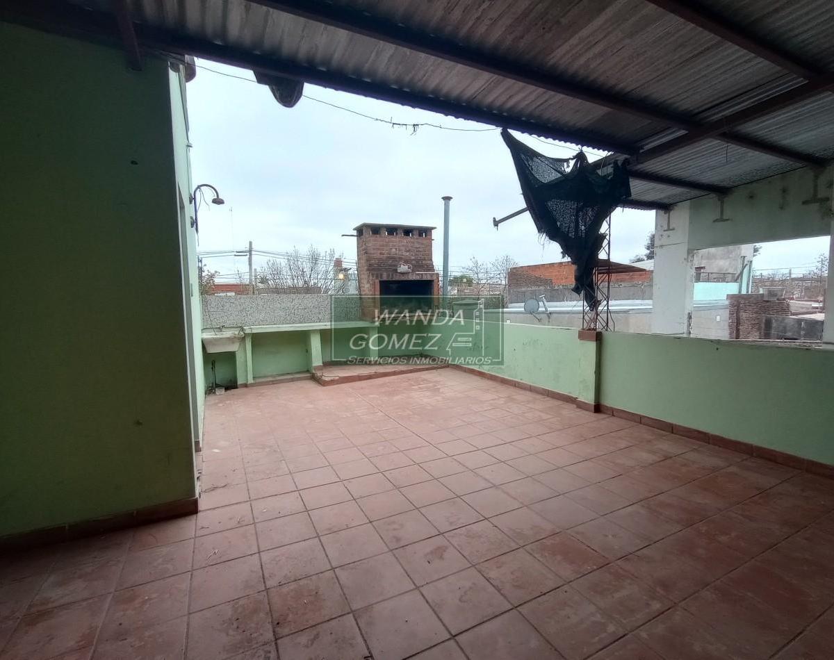 Venta - Casa 4 Dorm, 2 Baño, Gran Terraza. 3