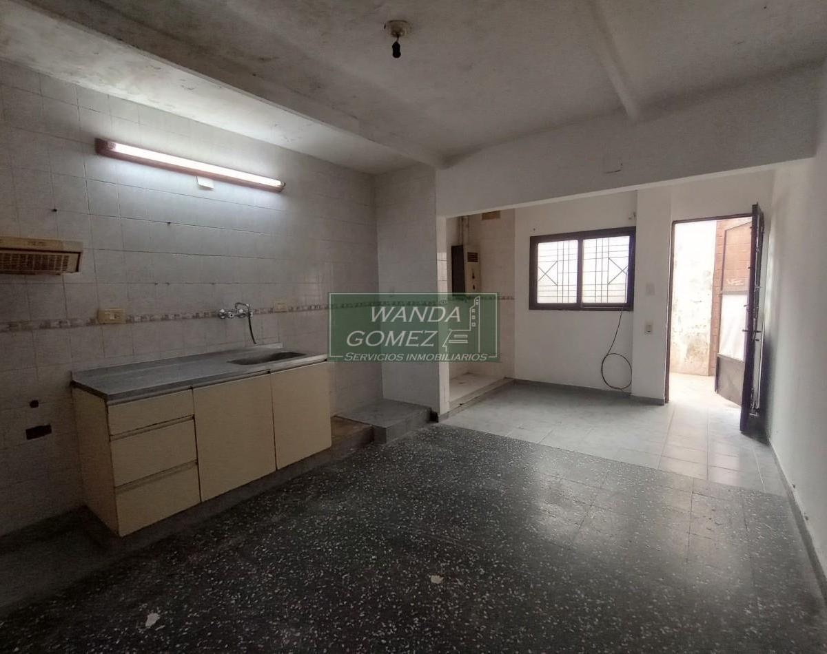 Venta - Casa 4 Dorm, 2 Baño, Gran Terraza. 1