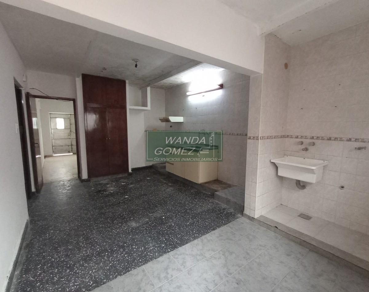 Venta - Casa 4 Dorm, 2 Baño, Gran Terraza. 5