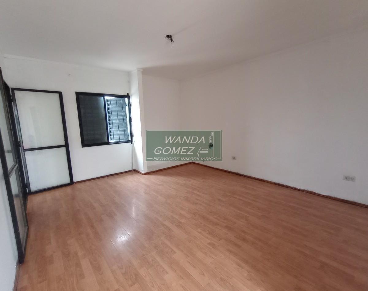 Venta - Casa 4 Dorm, 2 Baño, Gran Terraza. 4