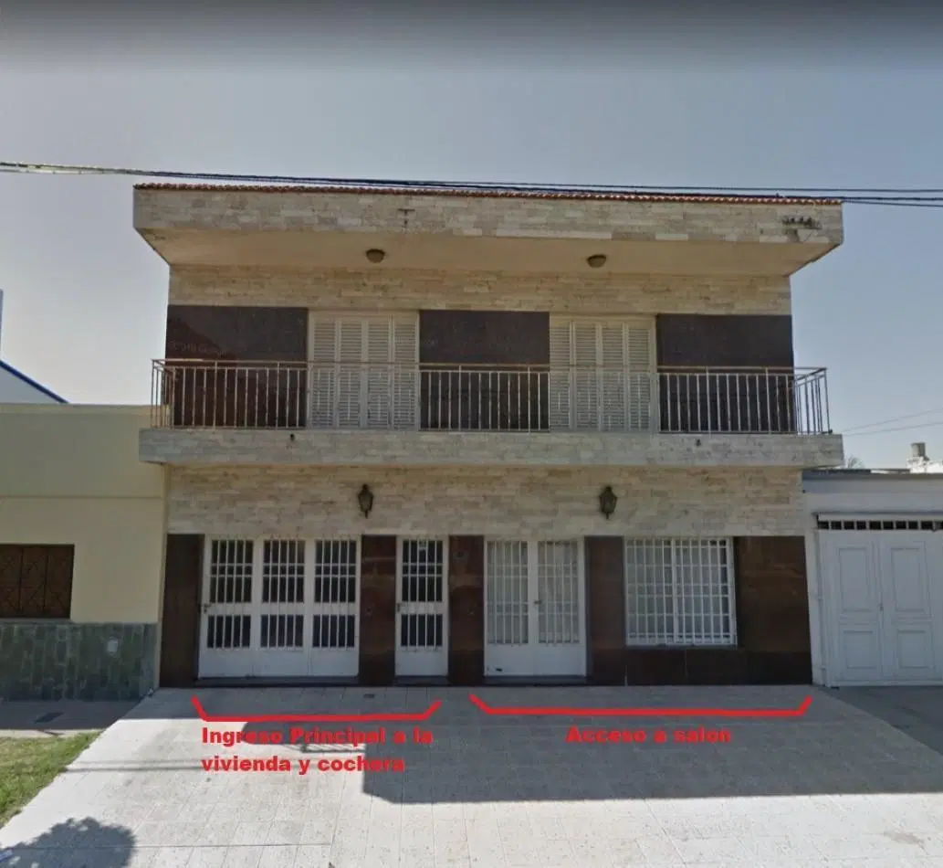 CASA A LA VENTA MAS AMPLIA PLANTA ALTA CON DOBLE COCHERA A DOS CUADRAS DE ARISTOBULO DEL VALLE 2