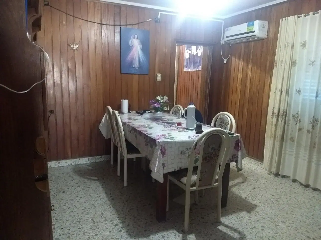 CASA A LA VENTA MAS AMPLIA PLANTA ALTA CON DOBLE COCHERA A DOS CUADRAS DE ARISTOBULO DEL VALLE 5