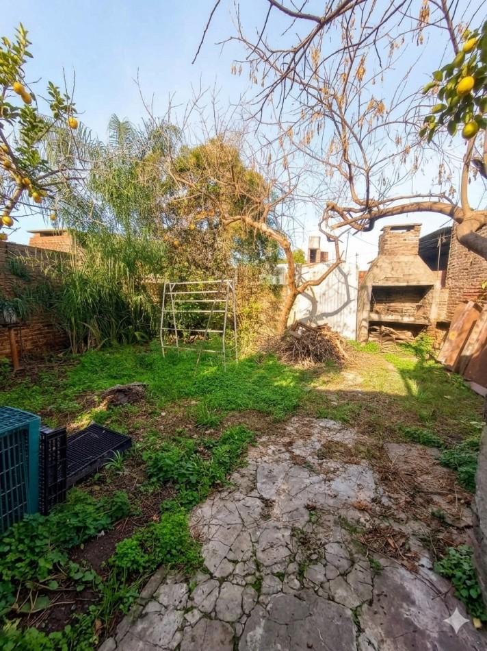 Foto de CASA A LA VENTA UNA CUADRA AL ESTE DE BLAS PARERA, imagen 5
