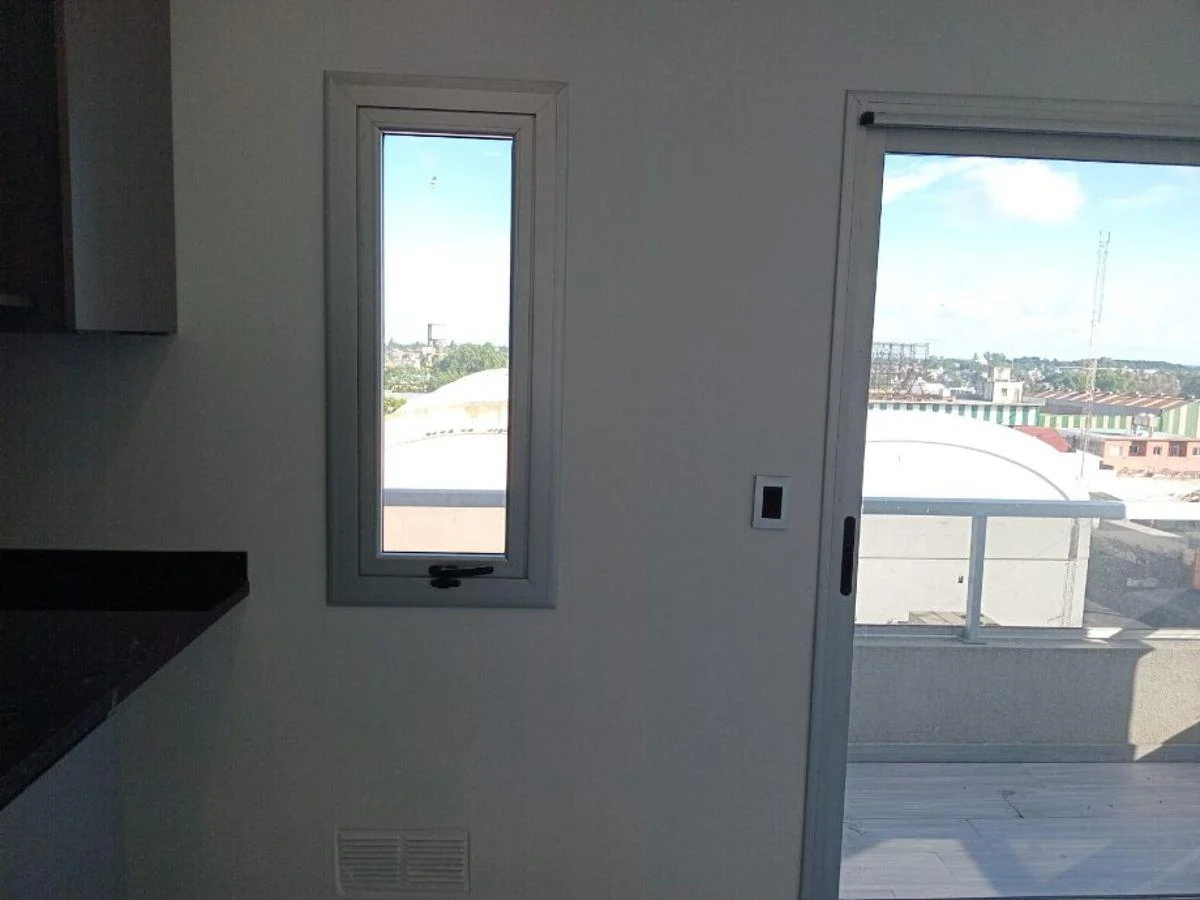 Foto de Departamento Semipiso 2 Ambientes en Alquiler en Quilmes Oeste, imagen 1