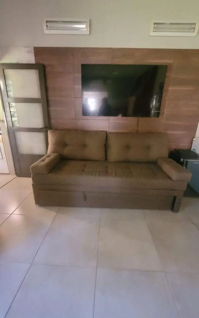 CHALET DE CATEGORIA SOBRE QUILMES OESTE 4