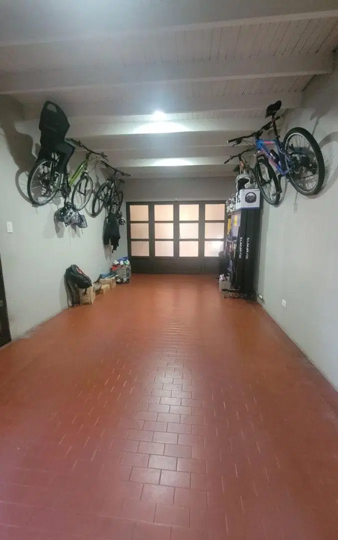 CHALET DE CATEGORIA SOBRE QUILMES OESTE 5