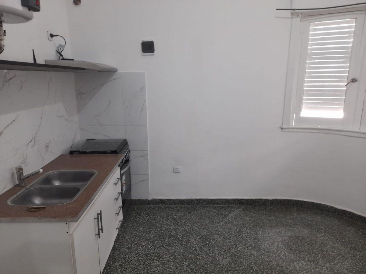 Foto de CASA 3 AMBIENTES SOBRE QUILMES OESTE, imagen 3