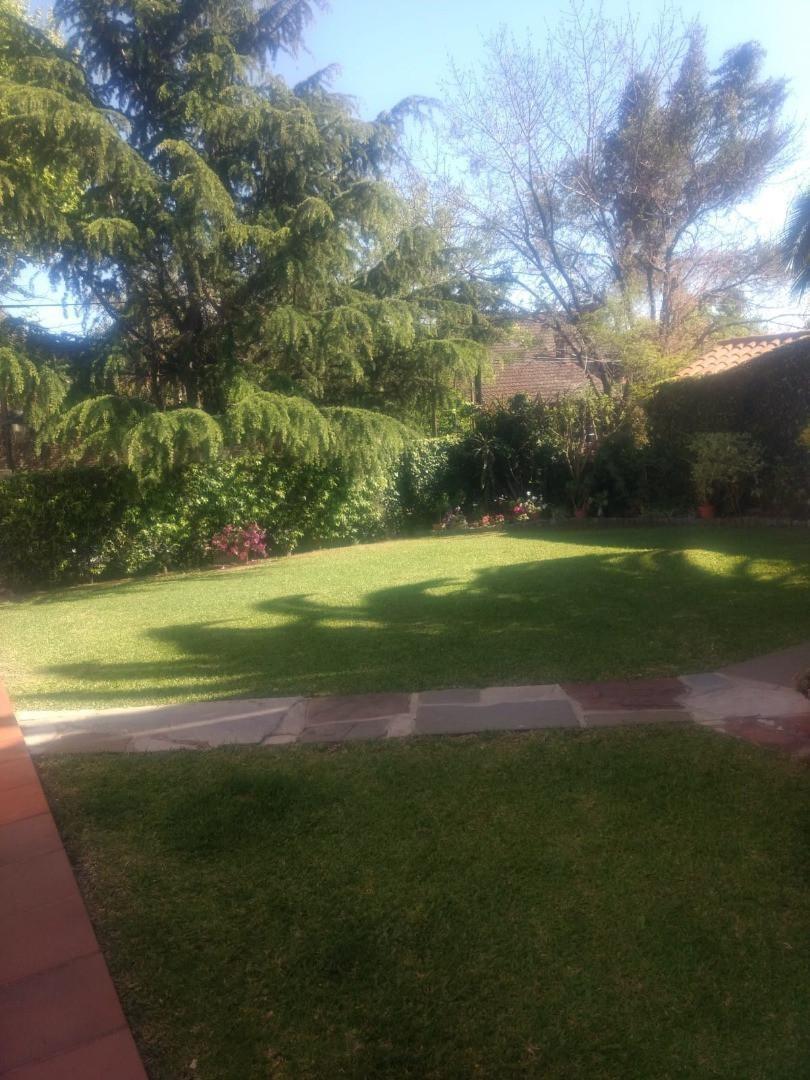 Casa Chalet en Venta Ubicado en San Fernando, G. B. a. Zona Norte, Argentina 2