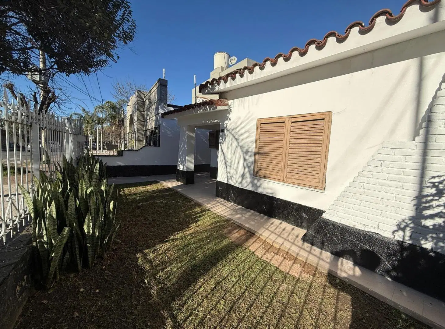 CASA DE 4 DORMITORIOS EN CALLE PETTORUTI - ZONA NOTE 8