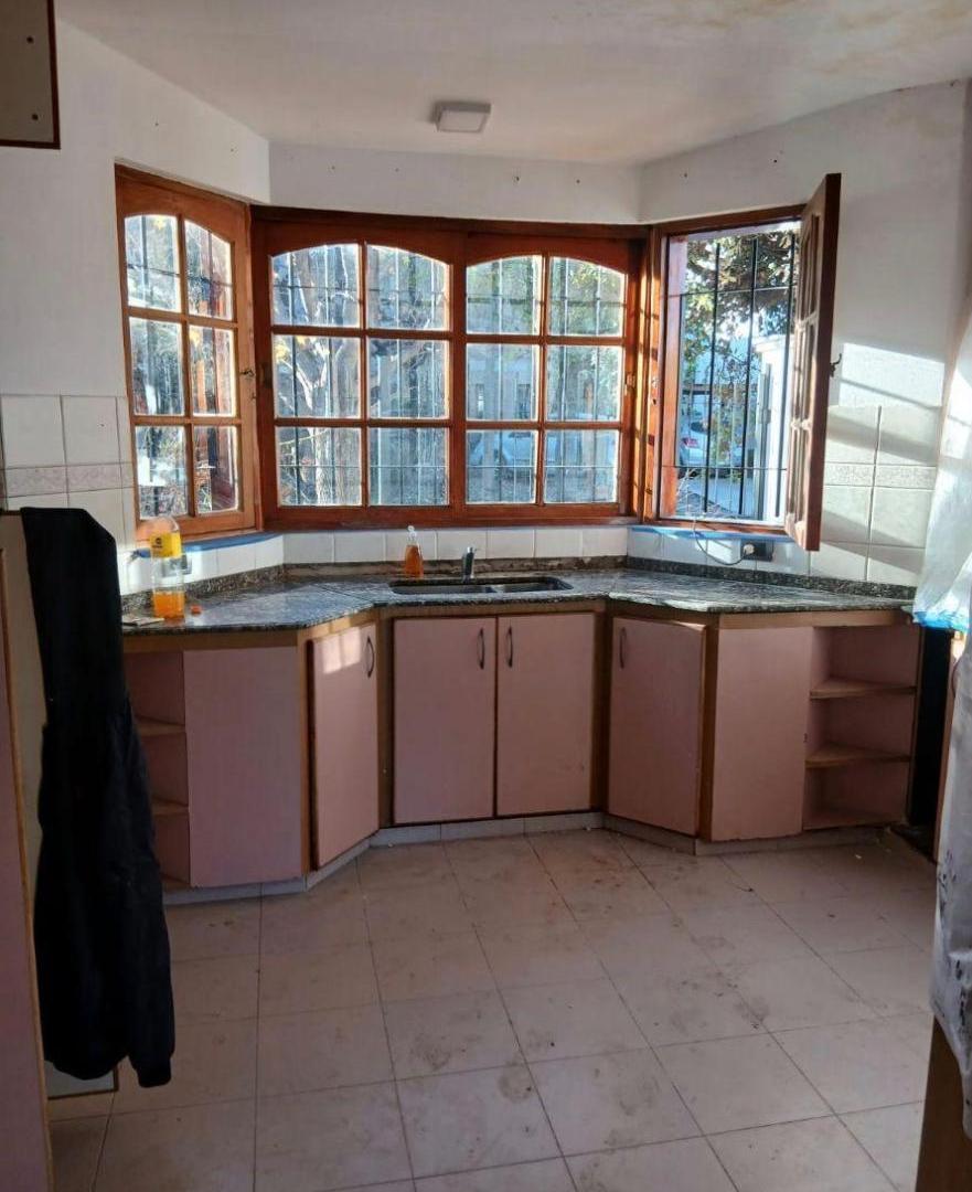 Foto de CASA DE 3 DORMITORIOS Y 3 BAÑOS - LA MEJOR ZONA DE ARGUELLO, imagen 3