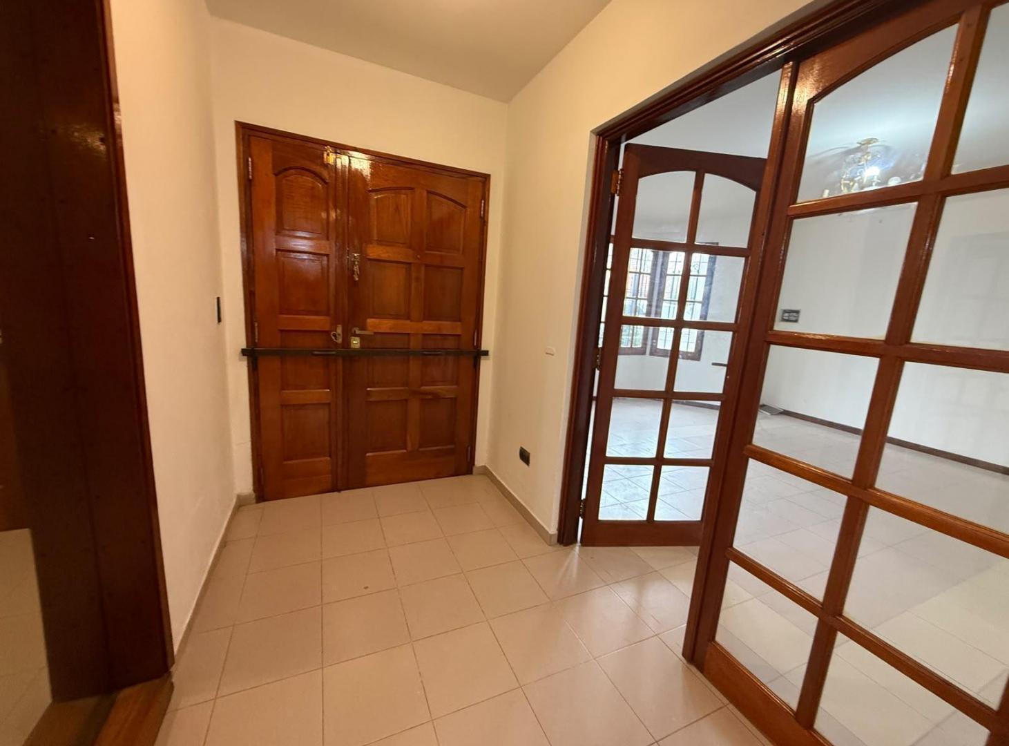 Foto de CASA DE 3 DORMITORIOS Y 3 BAÑOS - LA MEJOR ZONA DE ARGUELLO, imagen 5