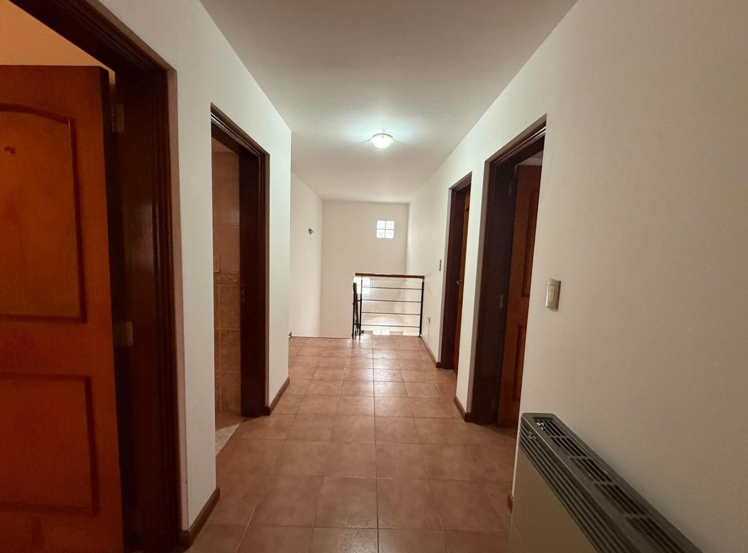 Foto de CASA DE 3 DORMITORIOS Y 3 BAÑOS - LA MEJOR ZONA DE ARGUELLO, imagen 4