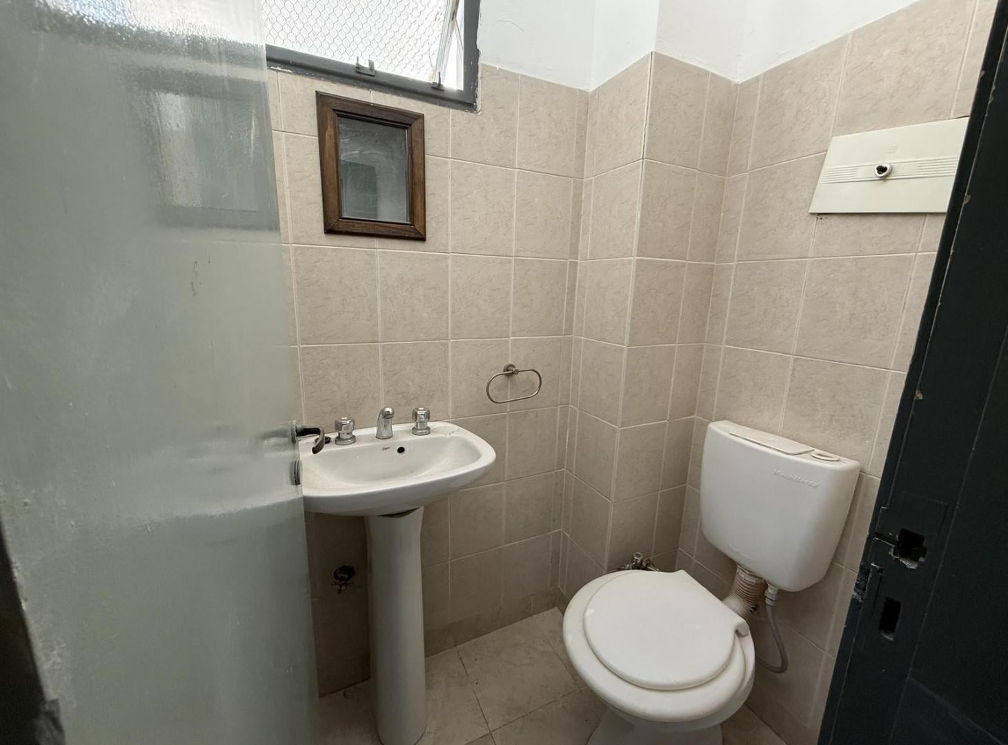 Foto de OFICINA CON BAÑO EN EL CENTRO, imagen 4