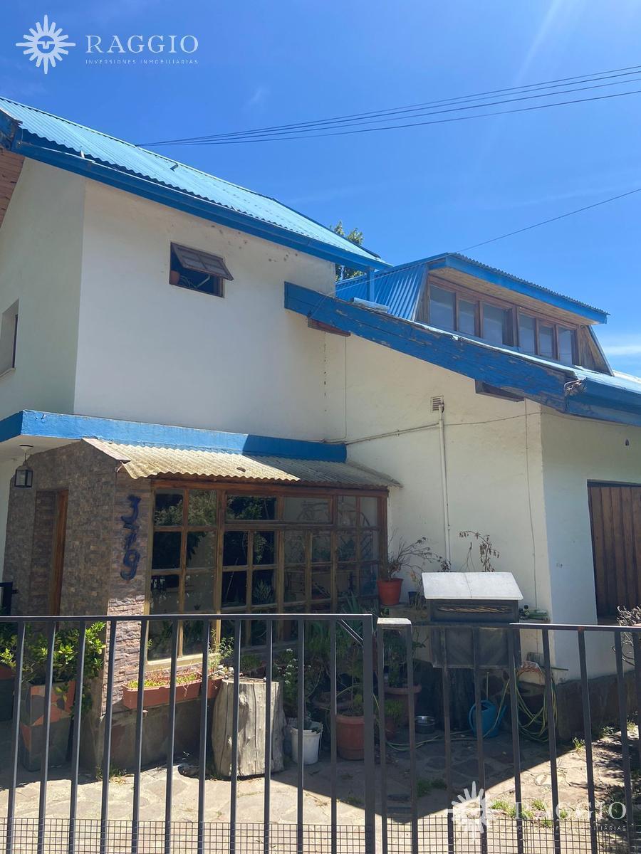 Casa de 6 Ambientes de Dos Pisos en Importante Ubicación. (Mn - 28) 4