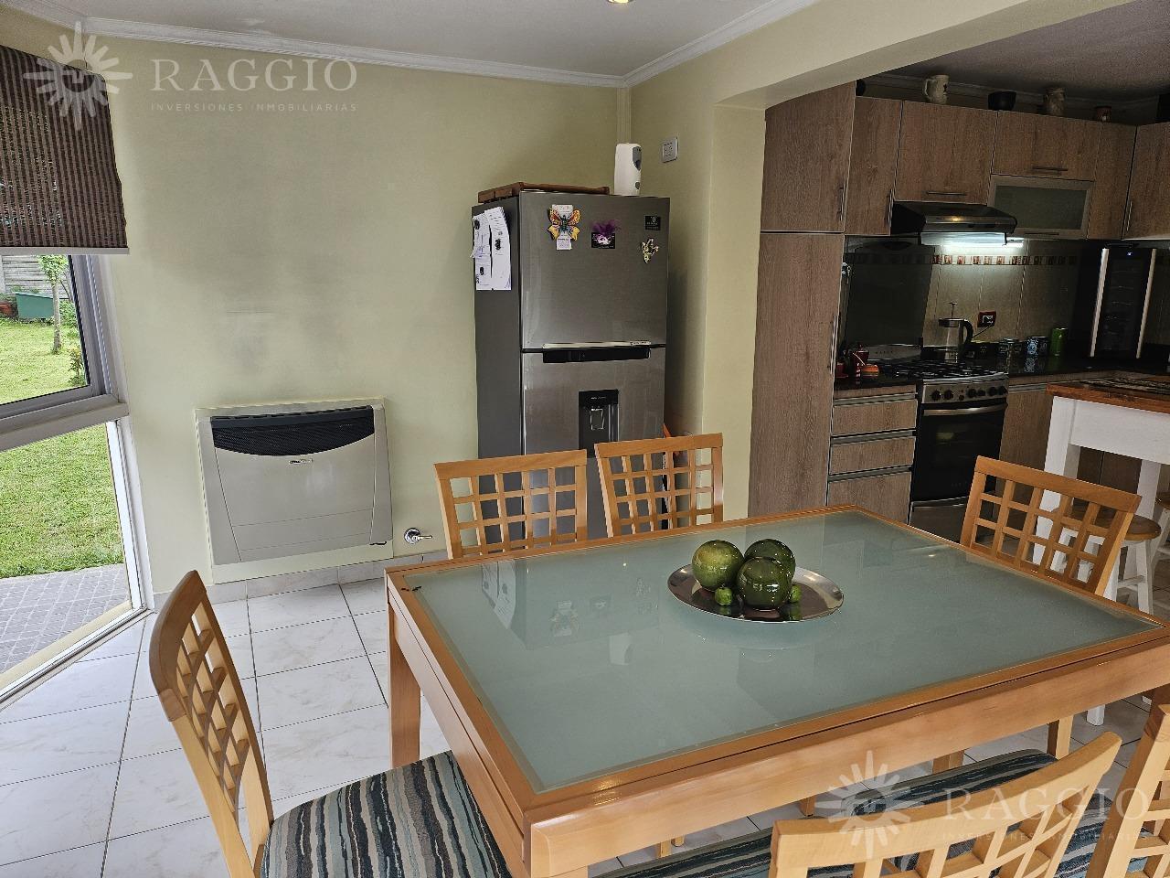 Foto de Casa de 152 m2 mas quincho de 55 m2 en el centro de El Bolsón (SO-68), imagen 5