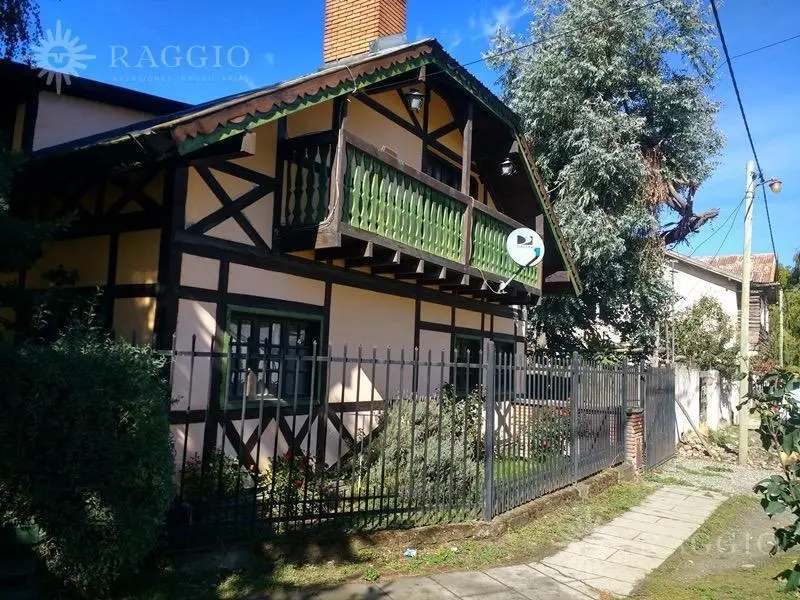 Casa céntrica en El Bolson  con gran potencial de inversion (NR-15) 4