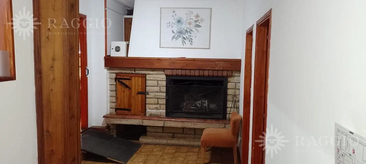 Casa céntrica en El Bolson  con gran potencial de inversion (NR-15) 8