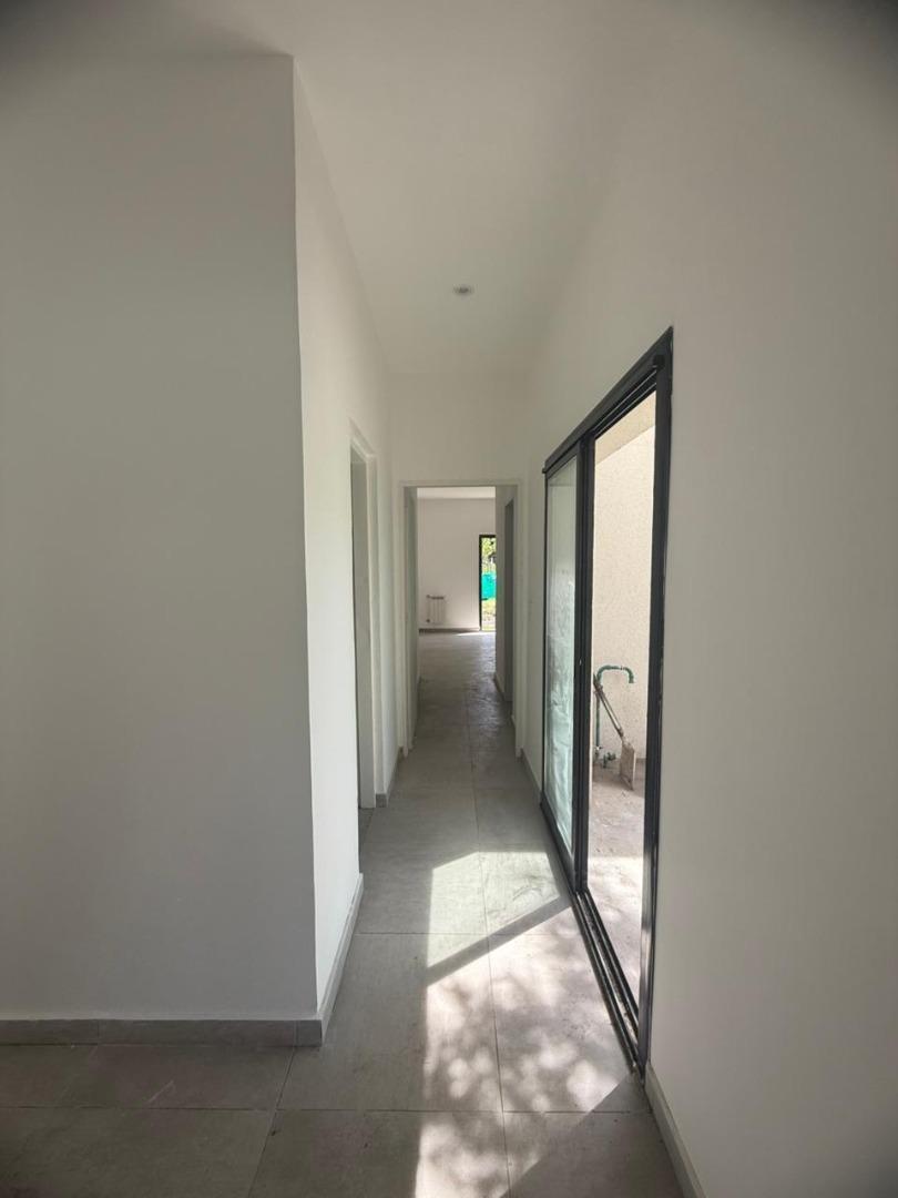 Foto de Venta de Casa en San Eduardo. 4 ambientes. Pilar del Este, imagen 5