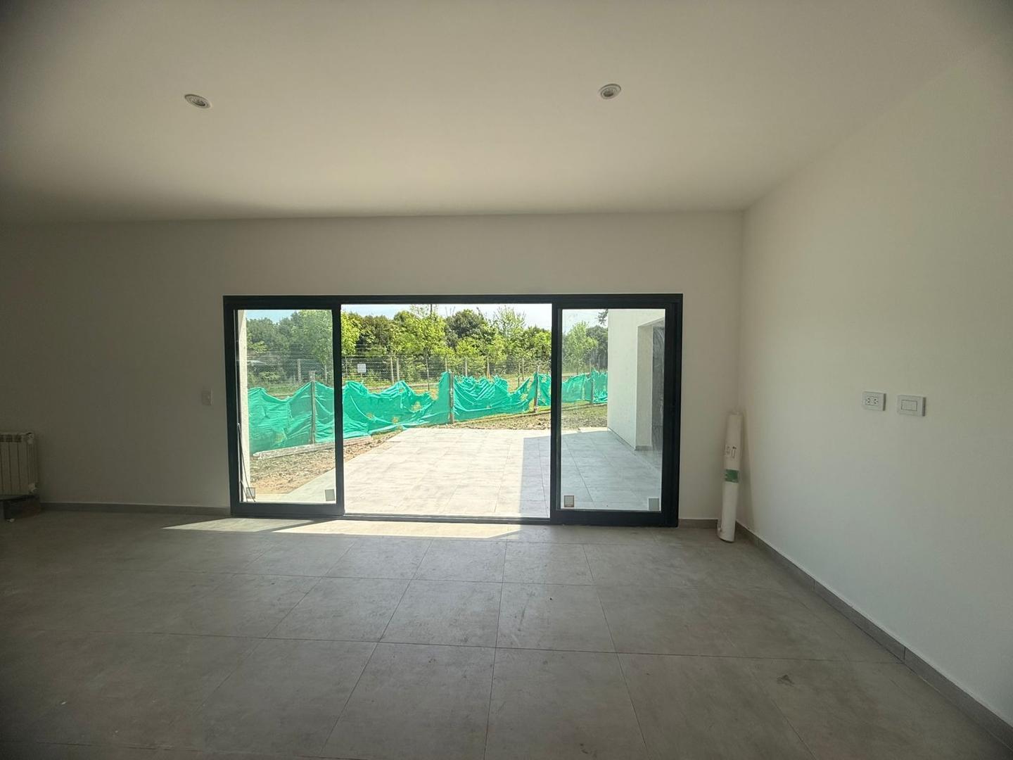 Foto de Venta de Casa en San Eduardo. 4 ambientes. Pilar del Este, imagen 3