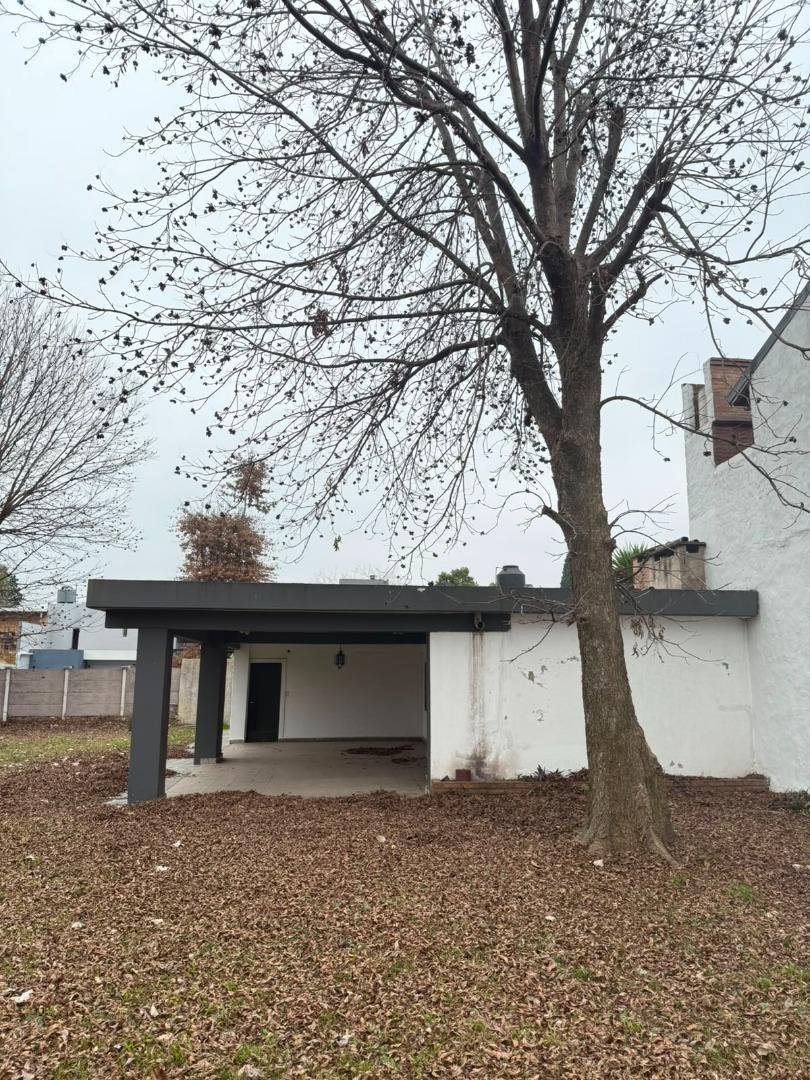 Foto de Casa en Venta a reciclar- Barrio Montecarlo, imagen 1