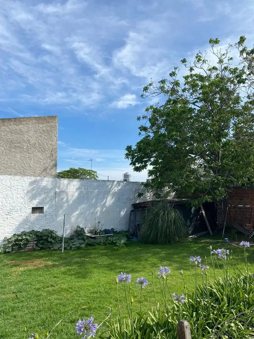 Casa. Lote doble frente apto Desarrollo Inmobiliario. 5