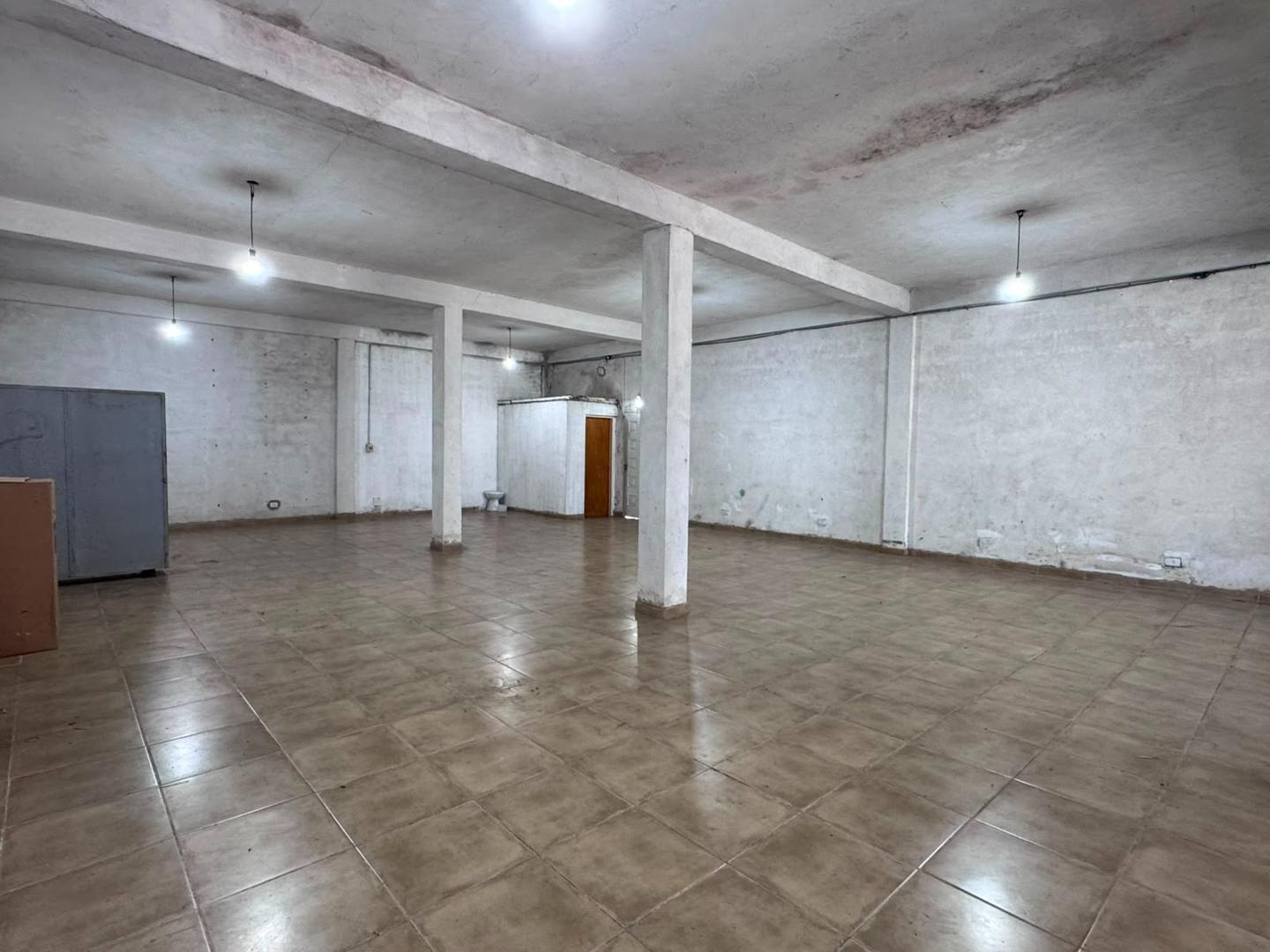 Foto de Galpón de 180m2 en Del Viso, en Alquiler, imagen 5