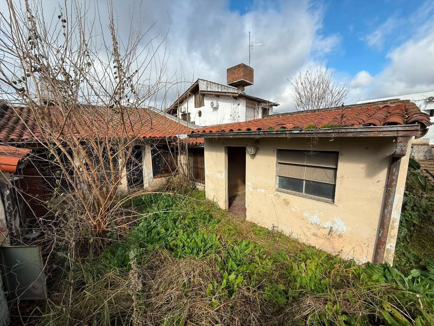 Foto de Casa a RECICLAR de 4 ambientes en Del Viso, imagen 1