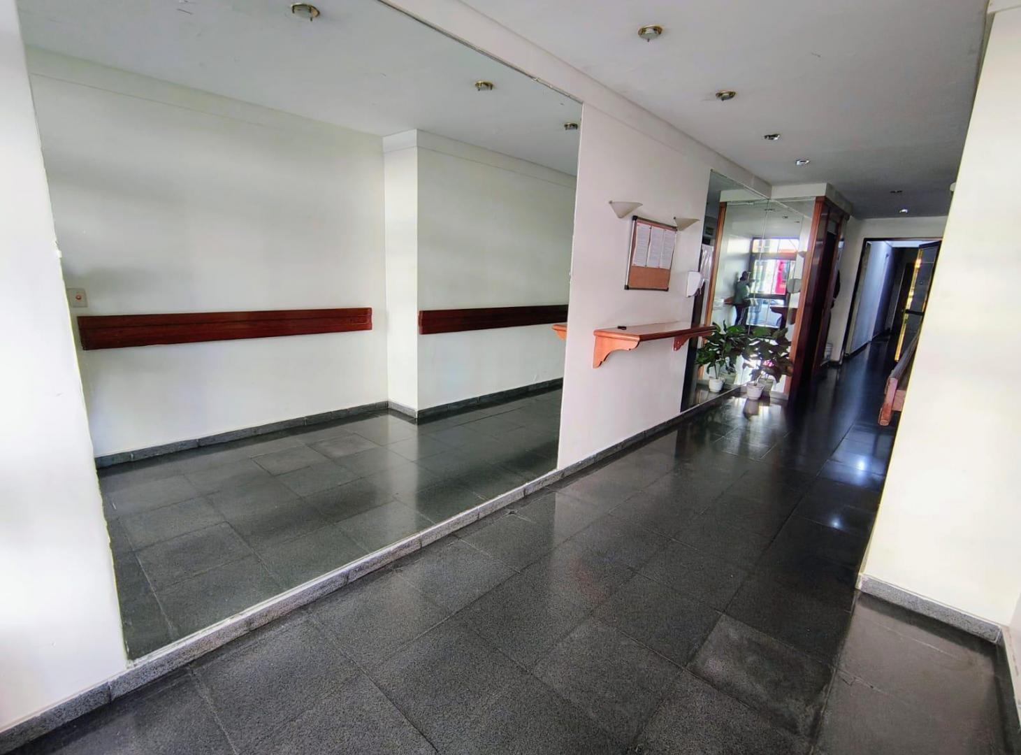 Foto de VENTA Depto a RECICLAR 3 Ambientes Caballito, imagen 4