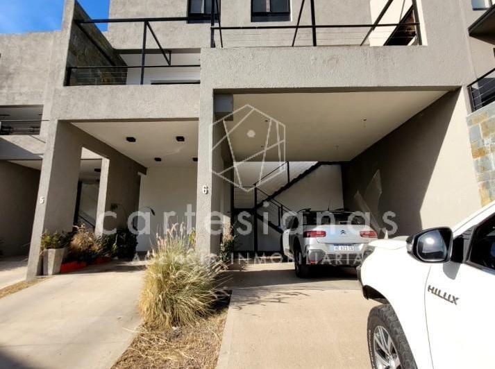 COUNTRY LA CUESTA DUPLEX DE 3 DORM CON HERMOSAS VISTAS!! 4