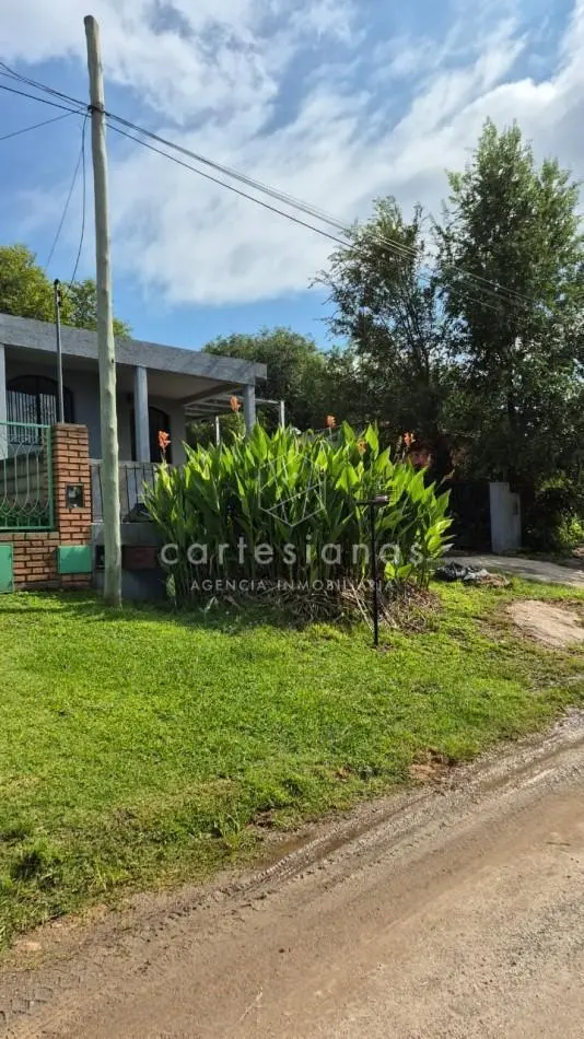 TANTI CASA DE 2 DORM + DEPTO 1 DORM B° SAN MIGUEL 3