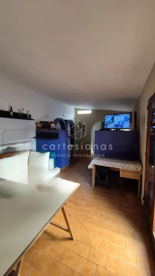 CASA 3 DORM PARA REFACCIONAR B° GRANJA DE FUNES A 50 MTS DE RAFAEL NUÑEZ. OPORTUNIDAD 4