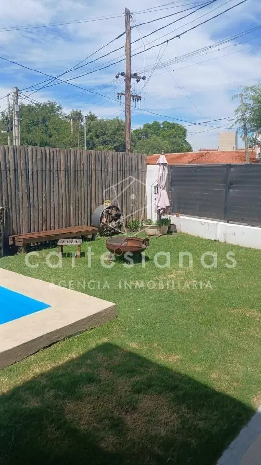 CASA 3 DORMITORIOS (1 EN SUITE) PILETA. ARGUELLO, A METROS DE RECTA MARTINOLLI 4