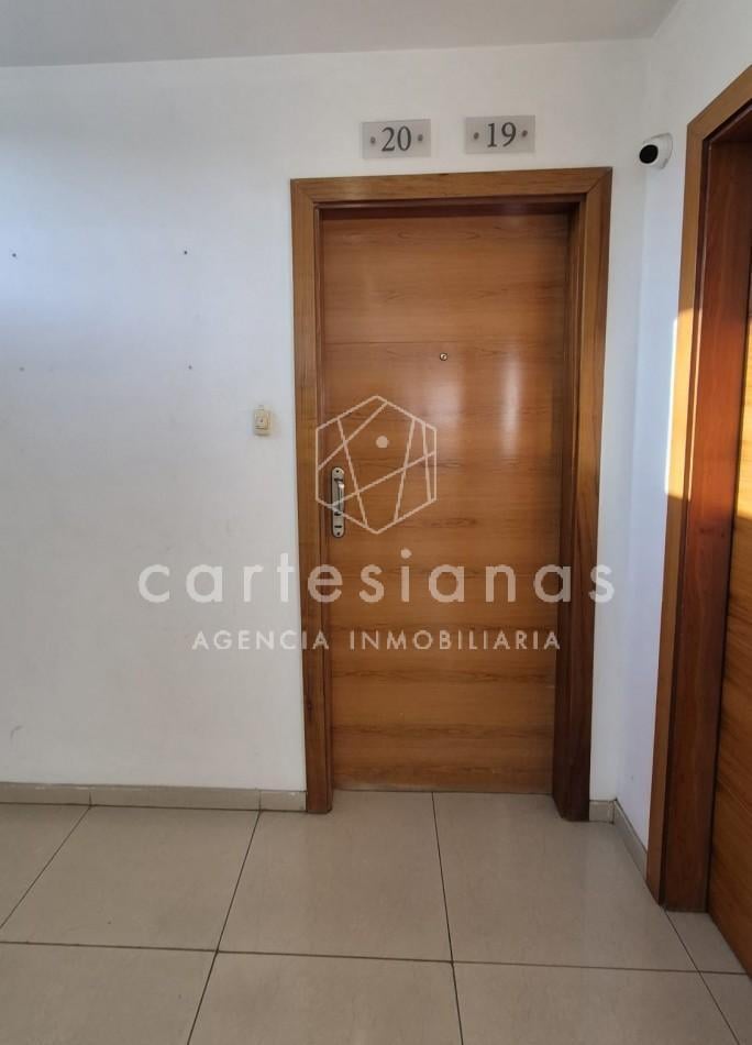 Foto de OFICINA AMOBLADA.120 MTS2. 2 COCHERAS. SEGURIDAD. ZONA NORTE, imagen 4