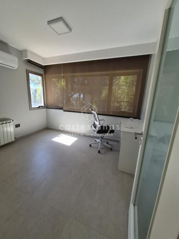Foto de CINCO LOMAS. ALQUILER AMOBLADO ANUAL. CASA DE 3 DORM/ESCRIT/GYM/PILETA, imagen 4