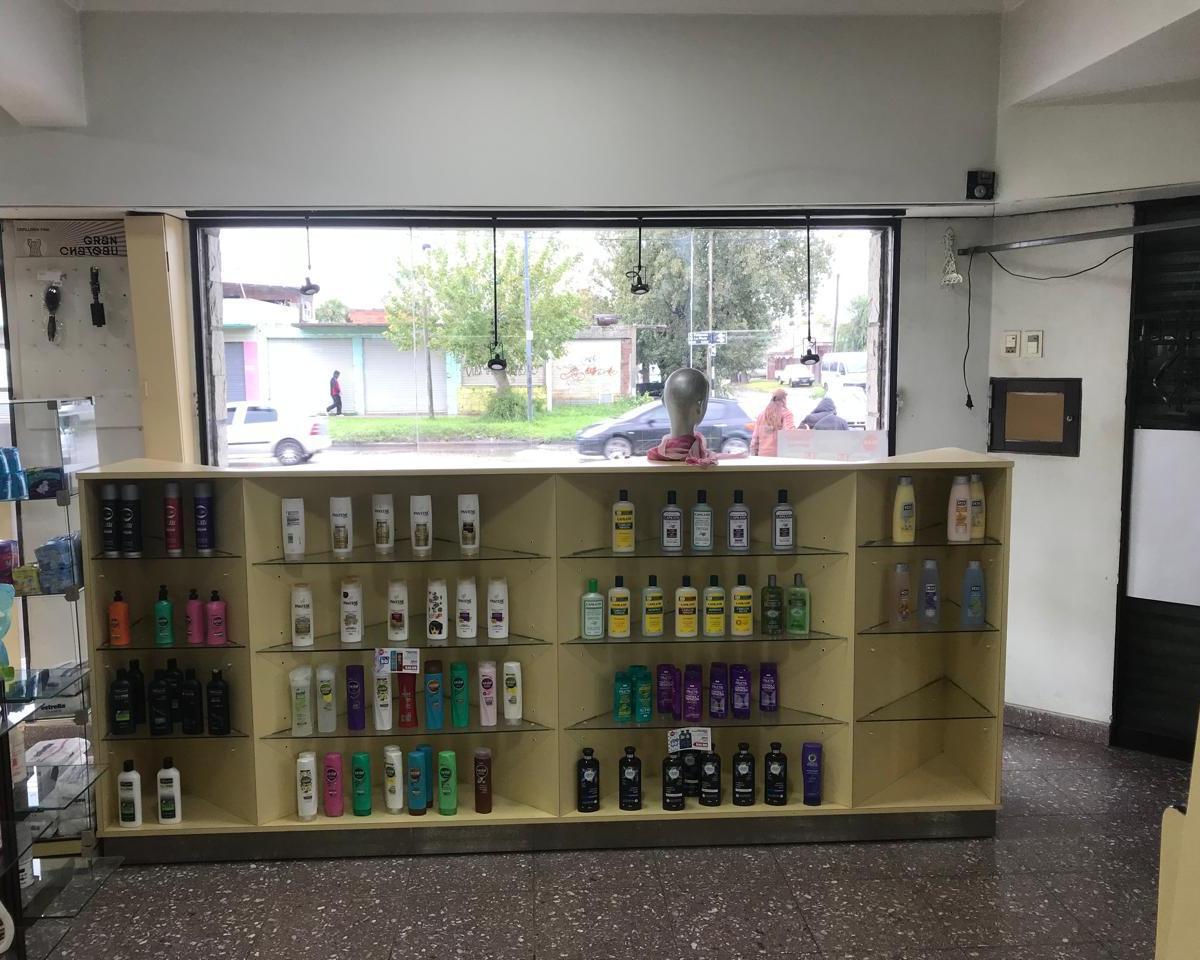 Local Mas Chalet en Venta! 4