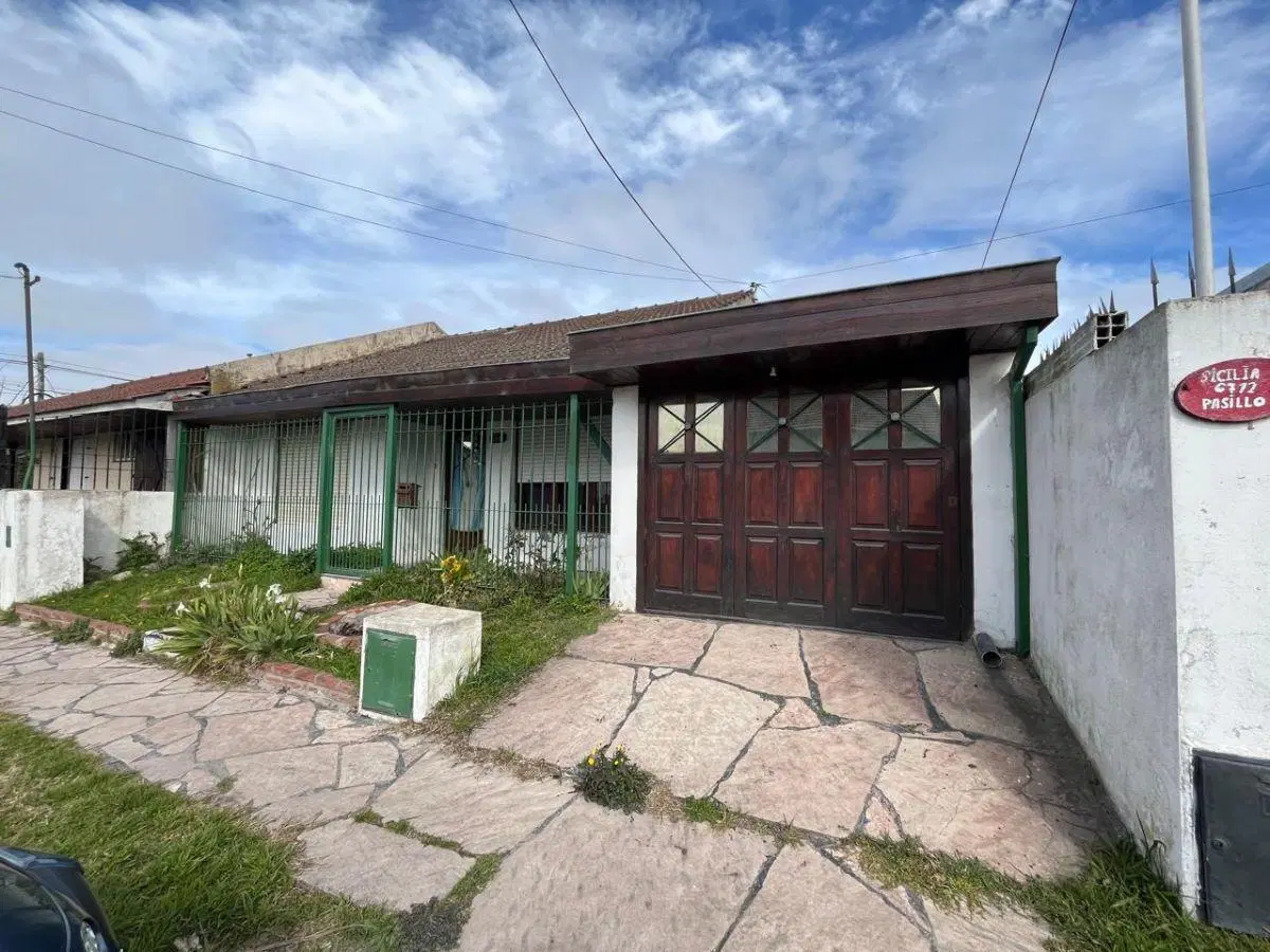 Casa de 200 m2 con 3 dormitorios en venta en El Martillo 5