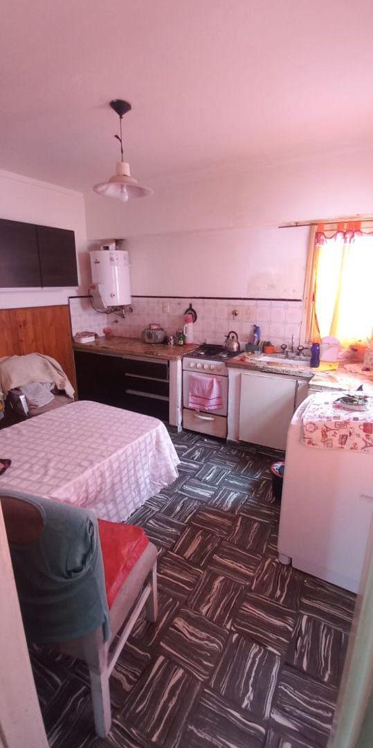 Foto de CASTELLI Y DORREGO PH 2 AMB AL FRENTE + PATIO OPORTUNIDAD DE VENTA, imagen 3