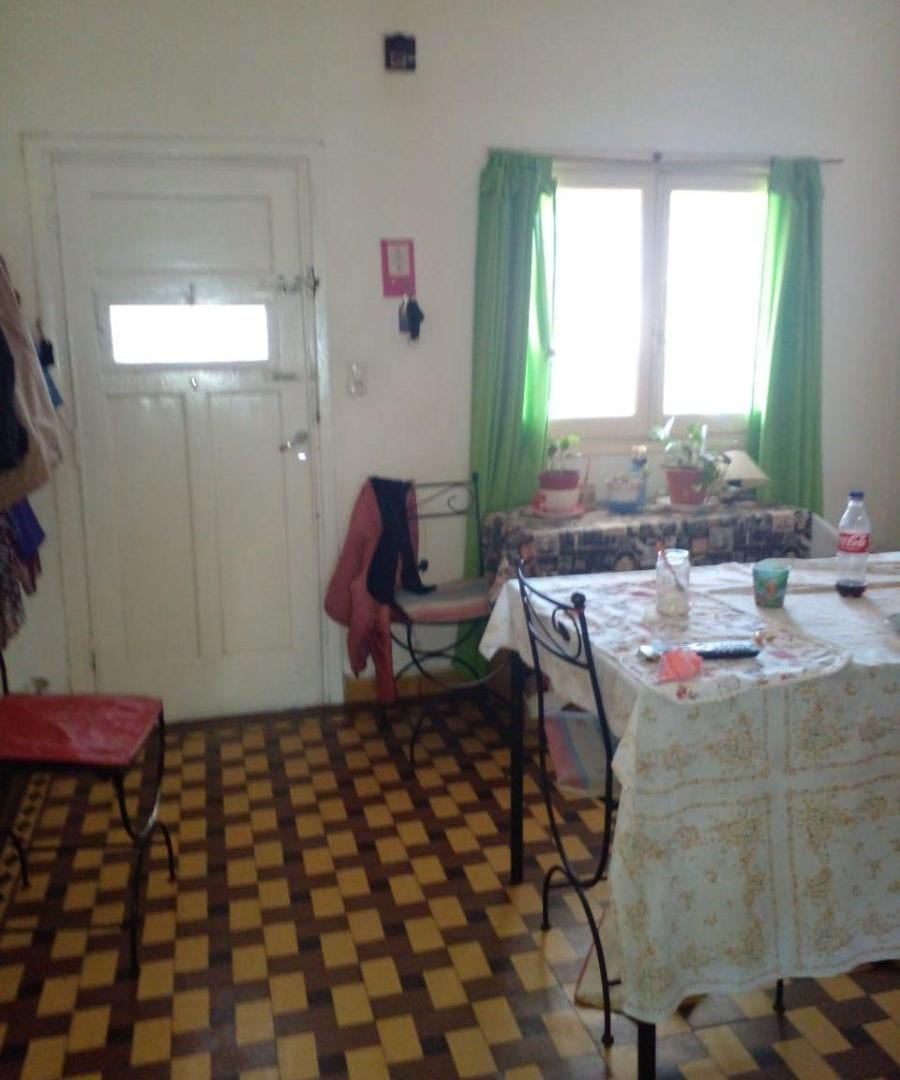 Foto de CASTELLI Y DORREGO PH 2 AMB AL FRENTE + PATIO OPORTUNIDAD DE VENTA, imagen 2