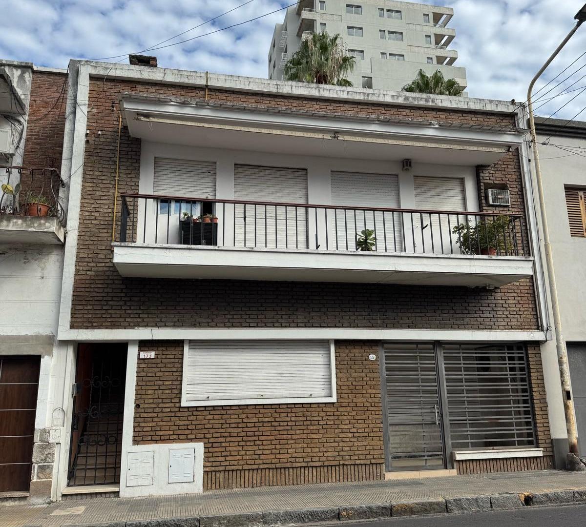 Foto de PH planta alta en venta zona microcentro , ideal profesionales !!!, imagen 1