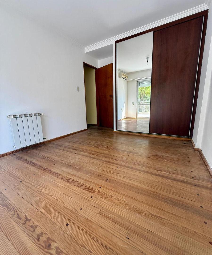 Foto de Excelente casa 3 dormitorios zona parque !!! Sobre calle Salta, imagen 2