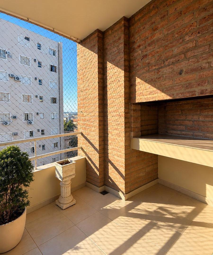 Foto de EN VENTA DPTO 3 DORMITORIOS SOBRE CALLE TUCUMÁN, imagen 1
