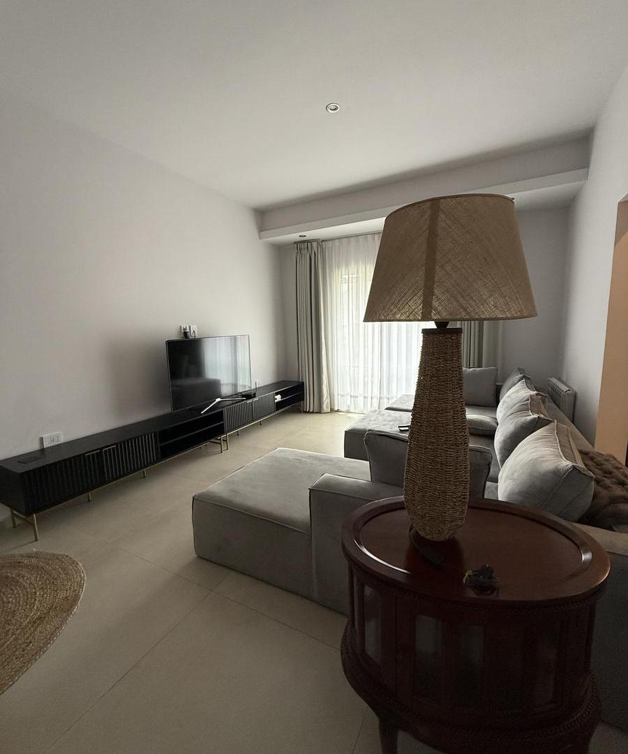 Foto de MODERNA CASA EN VENTA ZONA PARQUE, imagen 3
