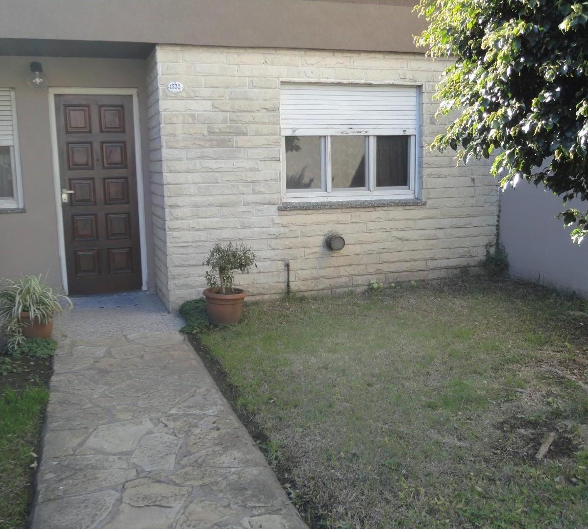 Casa Americana de 3 Ambientes con Garage Quincho 1