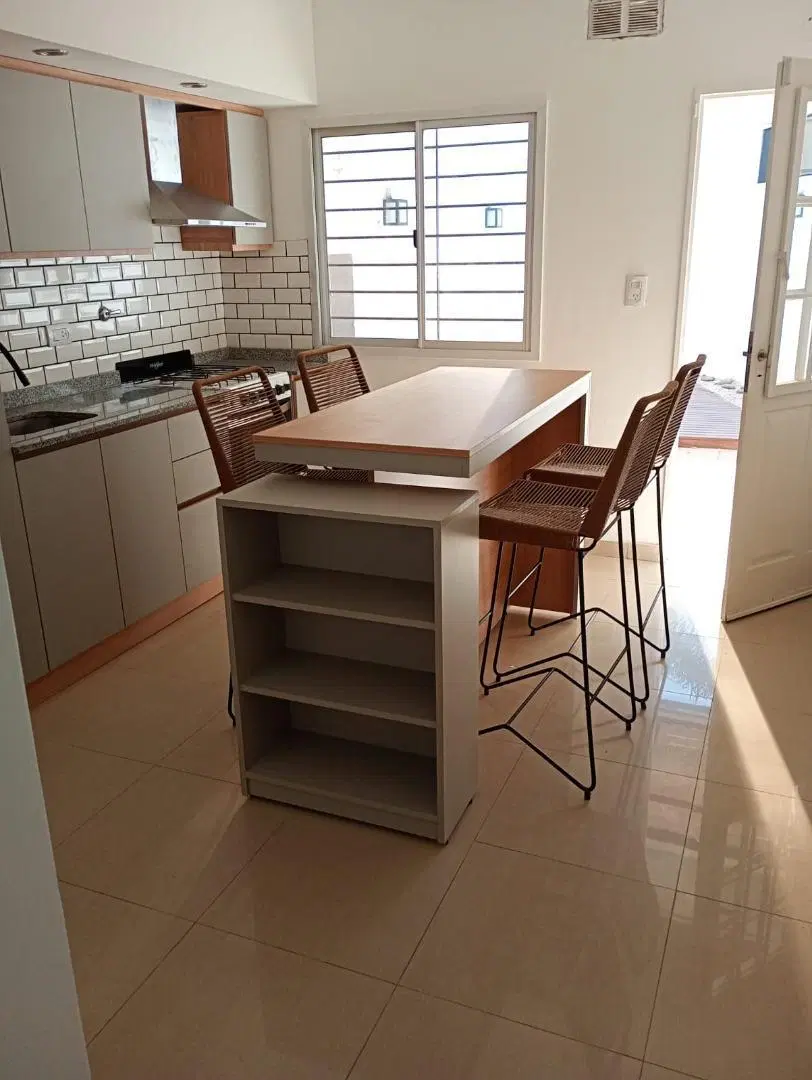 DUPLEX EN VENTA EN HAEDO 4 AMBIENTES 4