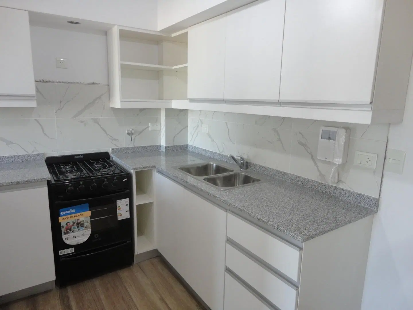 DEPARTAMENTO EN VENTA EN HAEDO 2