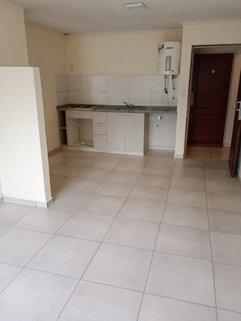 DEPARTAMENTO EN ALQUILER EN RAMOS MEJIA 2 AMBIENTES 4