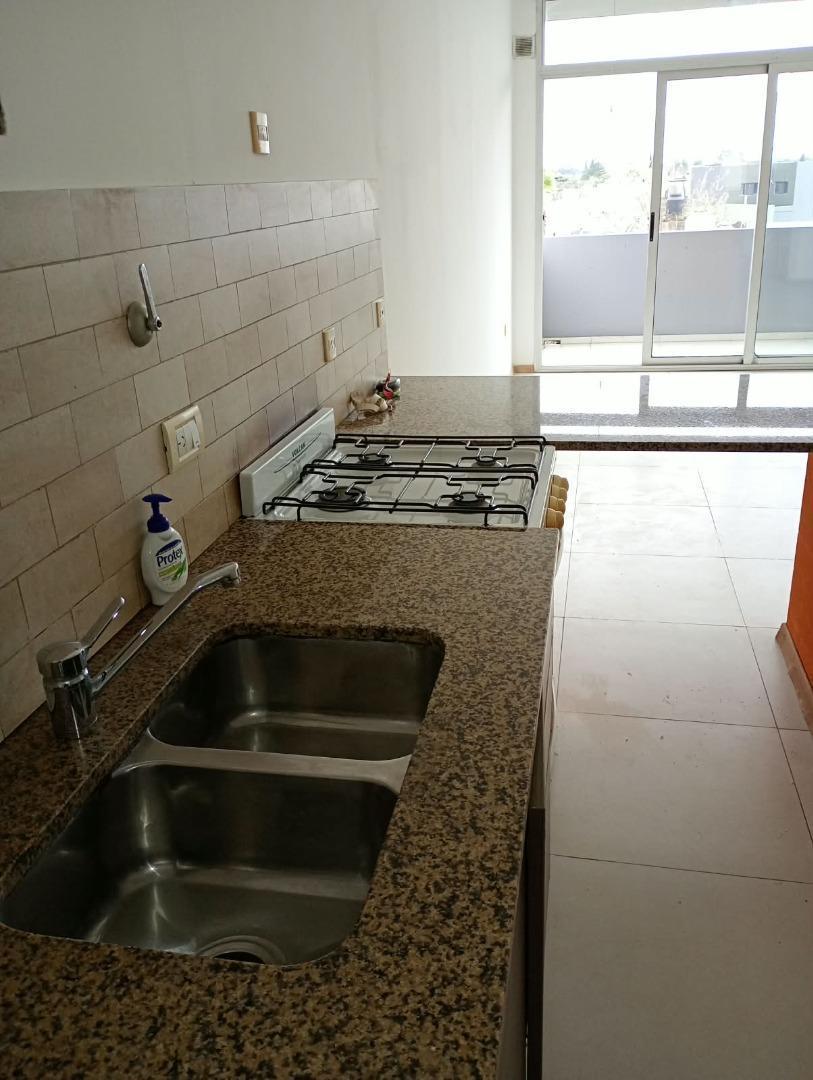 Foto de ALQUILER DEPARTAMENTO DE 2 AMBIENTES AL FRENTE CON BALCÓN Y, imagen 3
