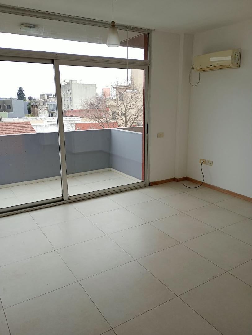 Foto de ALQUILER DEPARTAMENTO DE 2 AMBIENTES AL FRENTE CON BALCÓN Y, imagen 1