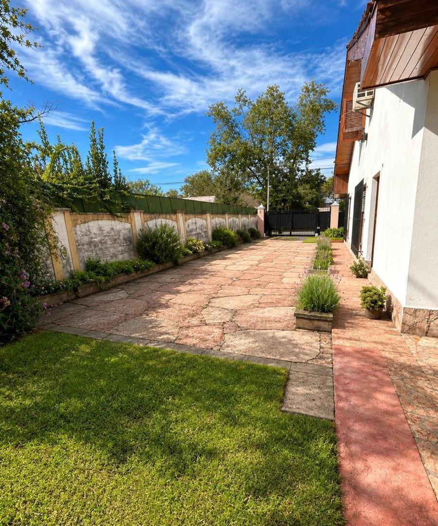 Casa en terreno de 1000 m2 Benavidez zona fabril