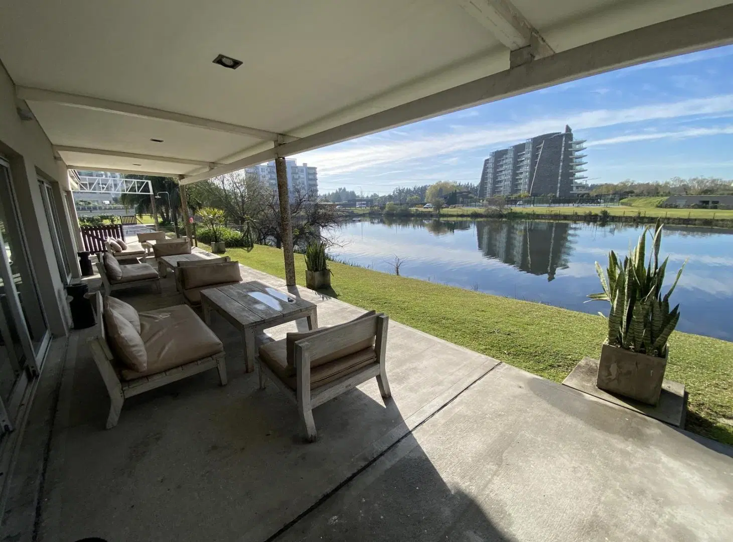 DEPARTAMENTO EN VENTA Y ALQUILER CORMORAN NORDELTA 5
